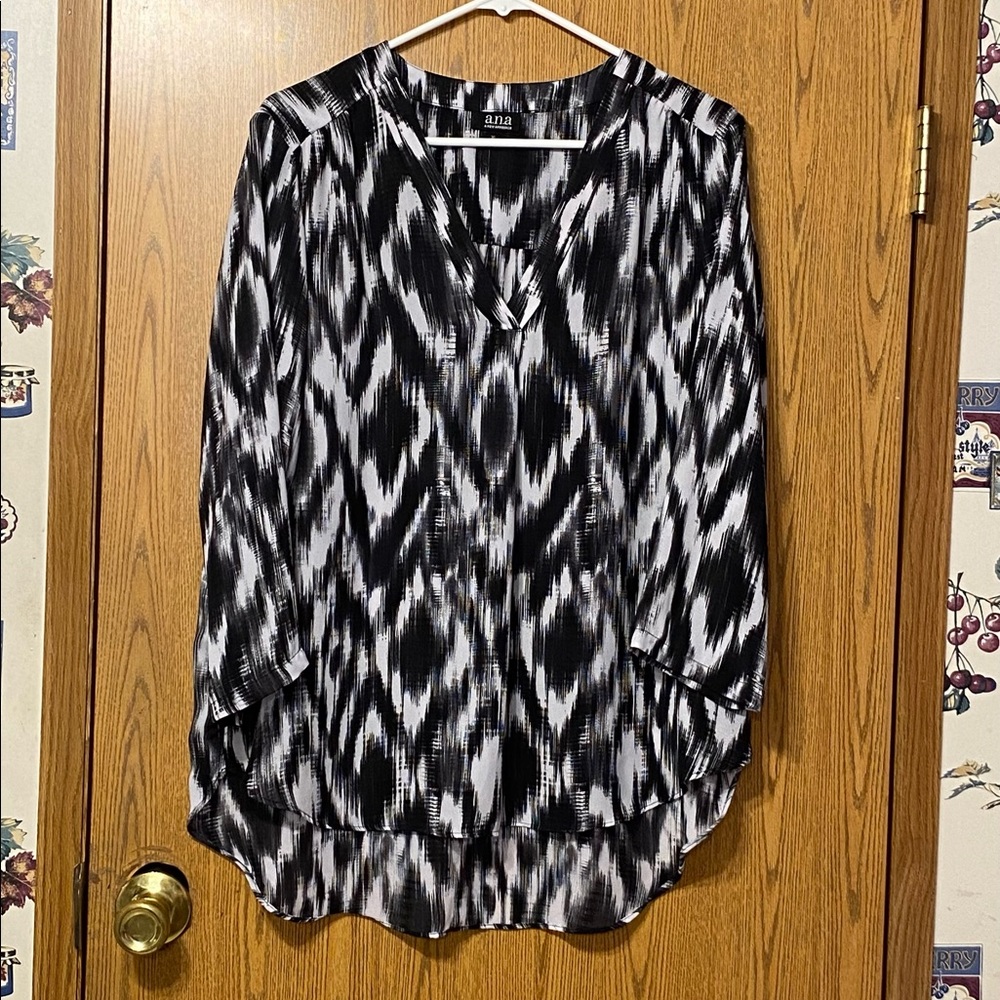 a.n.a lightweight blouse v-neck sz XL